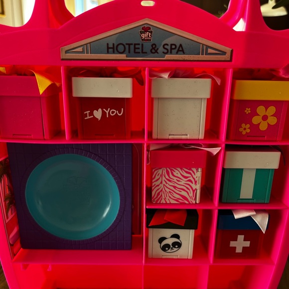 Gift ‘ems Hotel & Spa with 8 gift ‘email and boxes - Picture 3 of 15